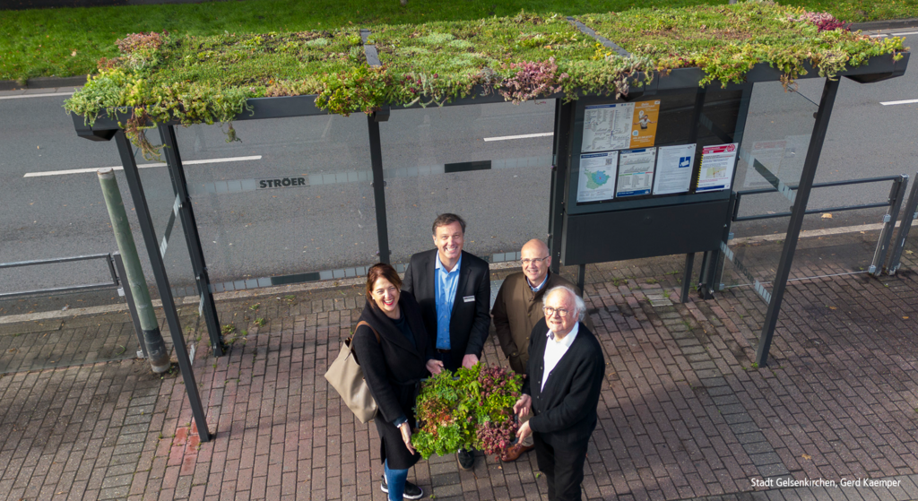 Additional green bus shelters installed in Gelsenkirchen