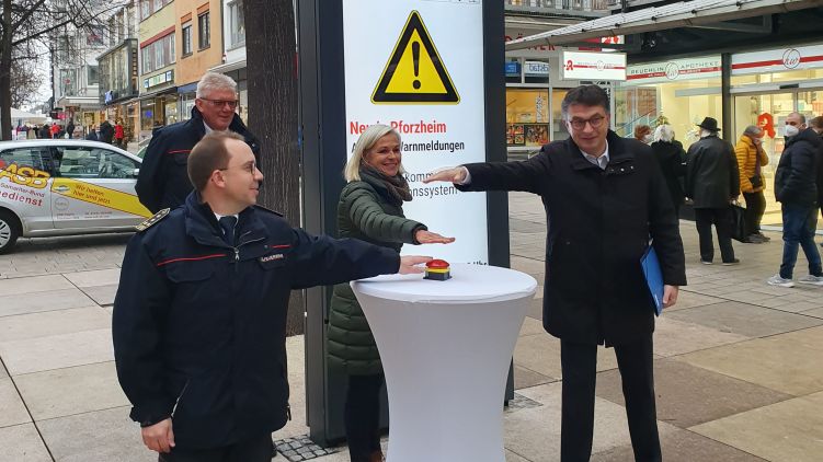 Warnmeldungen in Pforzheim auf digitalen Stadtinformationsanlagen