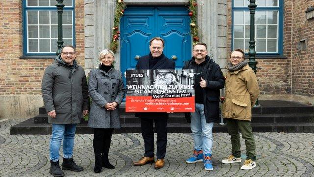 Auch in diesem Jahr unterstützt Ströer die Aktion „Weihnachten zu Hause“